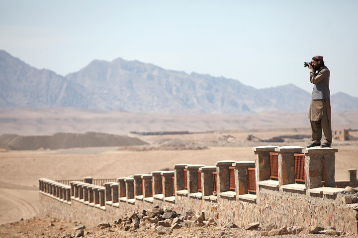 Scherpe analyse van wederopbouw in Afghanistan PetersenHansStakelbeekweb.jpg