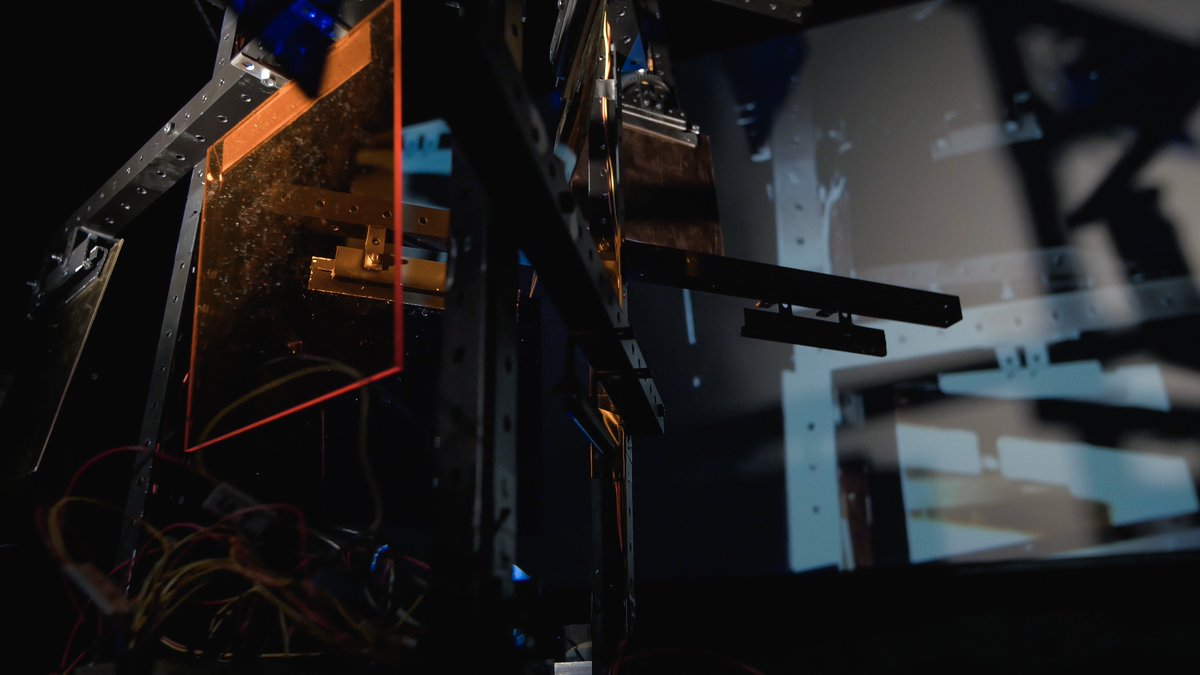 Kinetische kunst die muziek maakt | Installatie Recursions Recursions.jpg