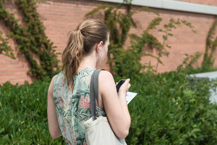 Loop-Met-Me-Mee app | Arzu Ayikgezmez en Marlou de Jong dewandeling20juni13.jpg