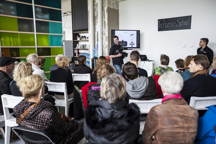 Leerling wordt meester in The Reversed School 141024MUReversedSchoolHannekeWetzer15web.jpg