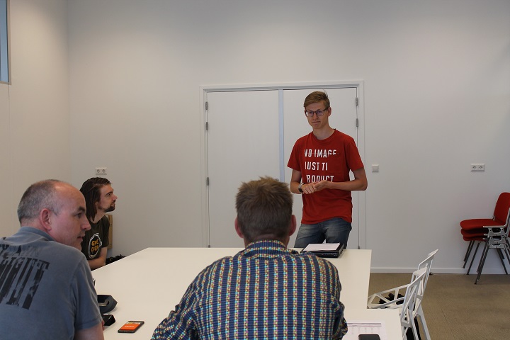Pitch training voor game ontwikkelaars PitchtrainingGamescomSCI.jpg