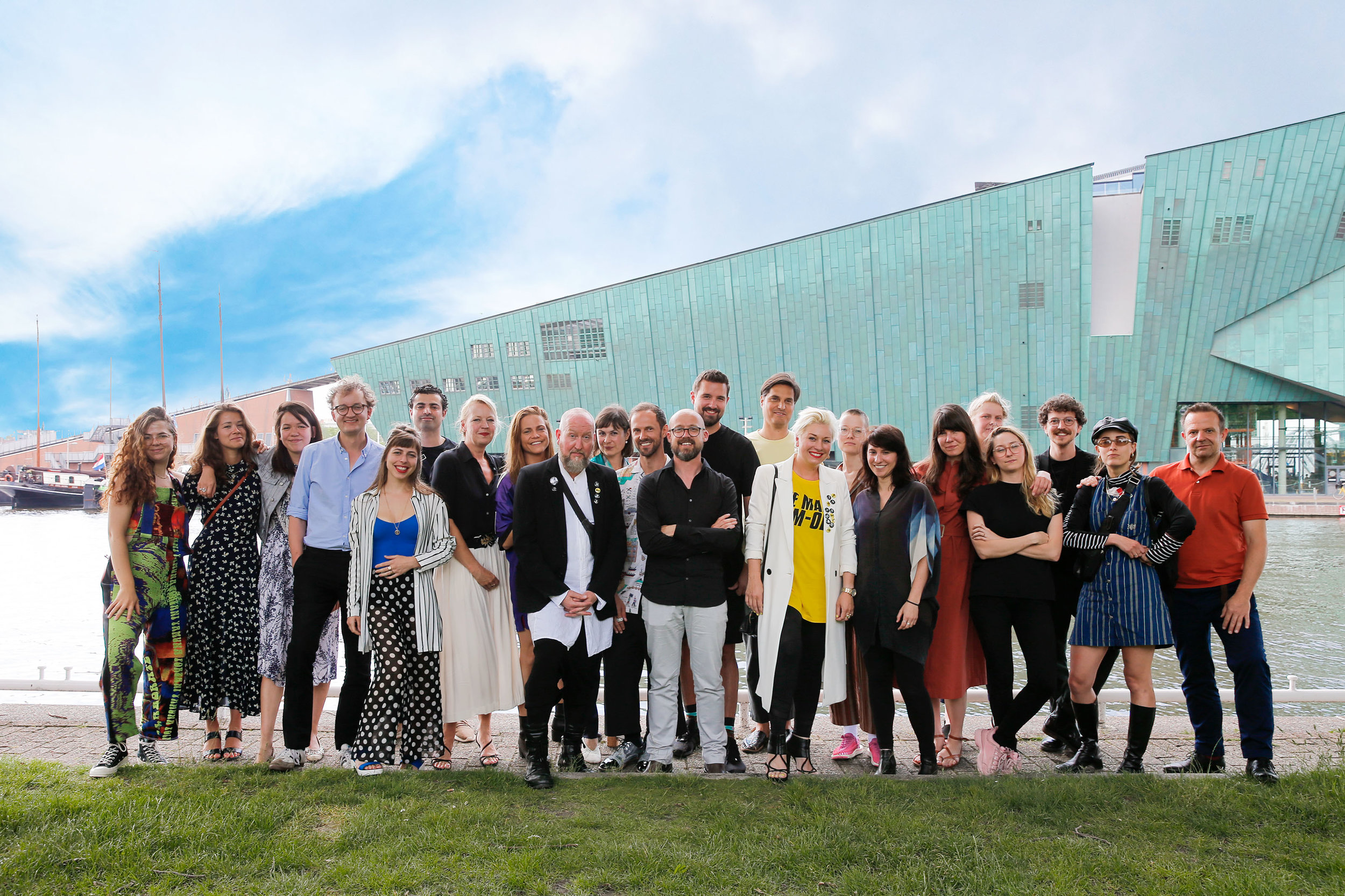 Modeplatforms werken samen aan 'Taskforce Fashion: Fashion After Flood' taskforcefashionfashionafterfloodteamcre.jpg