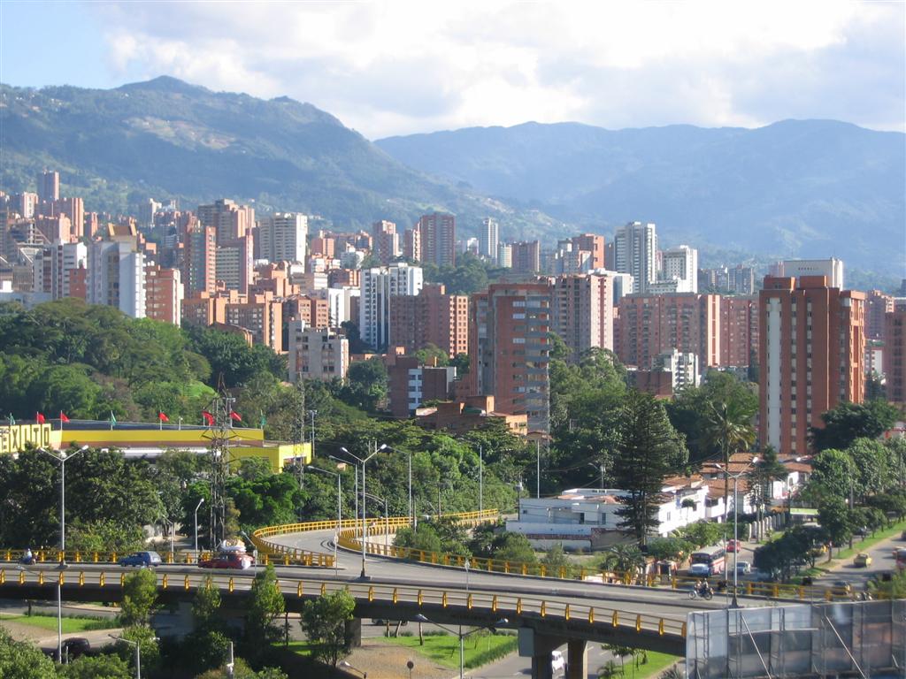 Verkenning voor creatieve stedenbouwkundigen en architecten in Colombia Urbanos_medellin.jpg